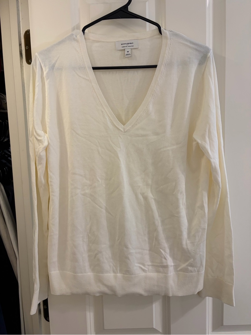 Banana Republic Factory Cream V-Neck Pullover Sweater